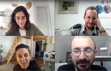 User interviews research method